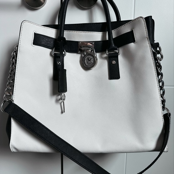 Michael Kors Lock and Key Purse - Picture 1 of 3